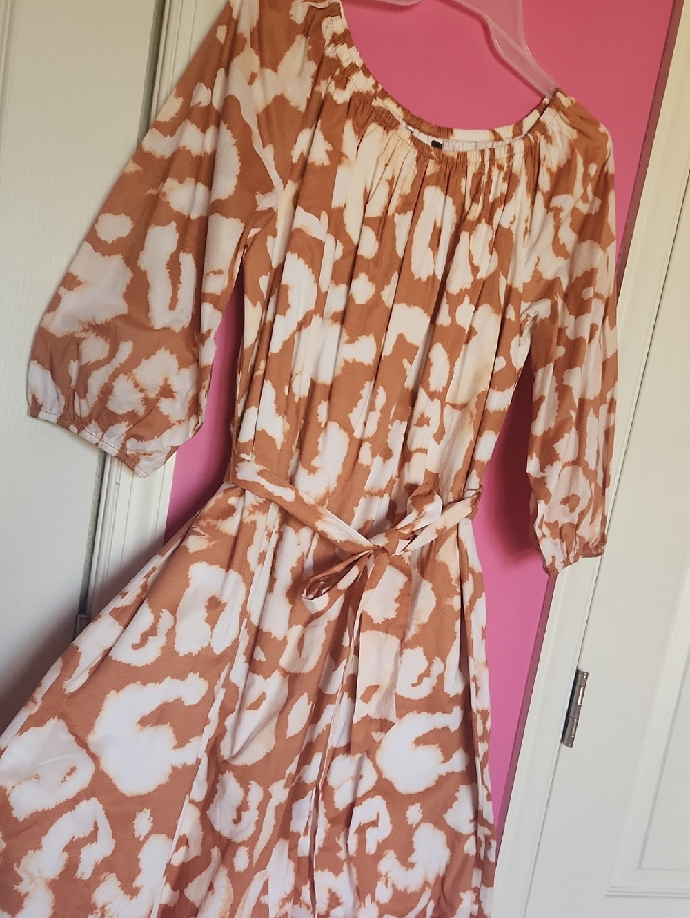 Elizabeth and James Tan & White Printed Long-Sleeve Midi Dress Xs